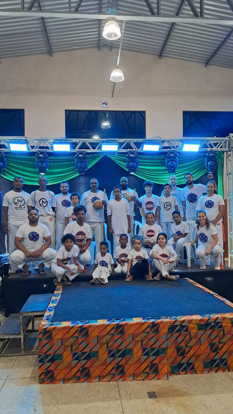 Grupo em apresentação no evento da Consciência Negra